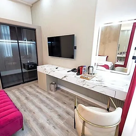 Hidden Pearls Boutique Hotel 5*